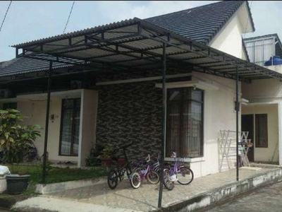 Disewakan rumah di komplek D'miro Palembang