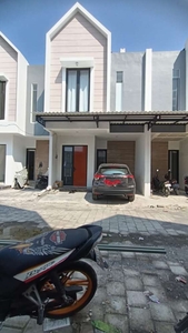 Rumah 2lantai Dekat Kampus UBAYA Di Anggrek Residence Prapen Surabaya