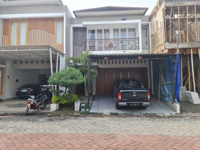 Rumah bagus full furnished di cluster elite gentan solo