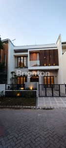 Rumah Baru Semi Furnished Pakuwon City dekat Long Beach, Xin Zhong (KJ