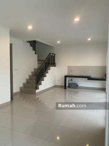 RUMAH DIJUAL PIK 2 UKURAN 8X10 CLUSTER BAGUS 2 LANTAI TERMURAH