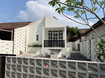 Rumah Mungil Cantik Di Maguwoharjo