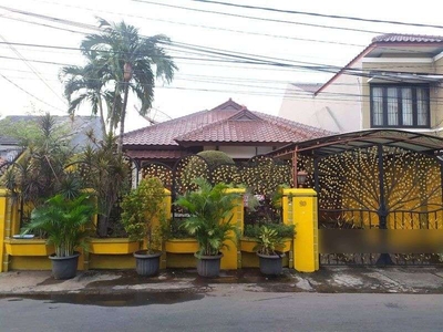 Rumah Siap Huni dan Terawat 10 Menit Ke Binus , Kebon Jeruk , Jakarta