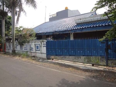 Rumah Tua Hitung Tanah Lokasi Strategis di Puri Indah, Jakbar GA5339