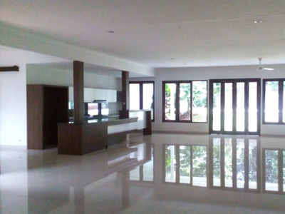 Disewa Beautiful House for rent in the prime area of Kemang