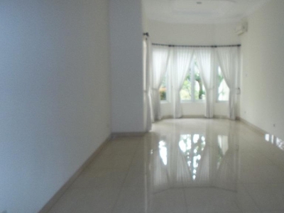 beautiful house in the prime area of Kemang