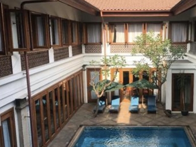 Disewa Beautiful House with balinese style at Kuningan Area