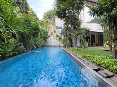 Disewa Beautiful Luxury Modern tropical House at Menteng Area