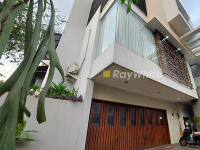 Dijual Best Price: Rumah Furnished Modern Tropical Style Hanya Se