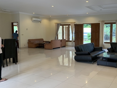 Disewa Big and Beautiful House For Your Family in Kemang.