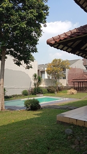 Disewa BIG AND NICE HOUSE WITH BIG GARDEN AND POOL, SUITABLE FOR
