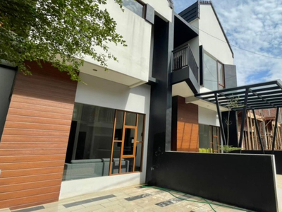 Brand New Rumah Modern Tropis Siap Huni di Pesona Remboelan Serpong