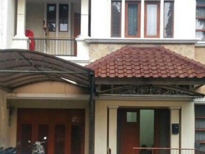 Dijual Cantik dan Terawat Rumah di Gading Kusuma Summarecon Bekas