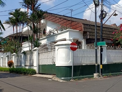 Cocok untuk Keluarga Besar! Rumah Mewah Termurah di Pondok Bambu Asri, Jakarta Timur