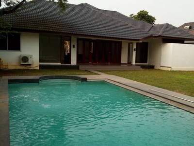 Disewa Comfortable and beautiful house in Kemang for expatriat an