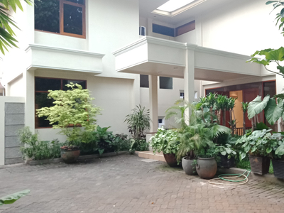 Disewa Comfortable house in Kemang area 