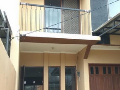 Dijual Cepat !!!!! (BU) Rumah 2 Lantai Bagus di Meruya - Kavling DKI - Jakarta Barat