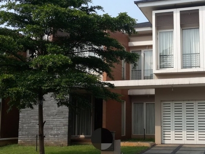 Dijual DIJUAL CEPAT DAN MURAH RUMAH MEGAH DI CLUSTER FAVORIT SUTE