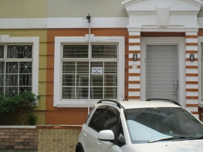 Dijual DIjual / Disewakan Townhouse lantai dasar Taman Paris - Li