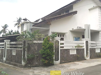 Dijual Rumah 2 Lantai dengan tanah luas di Kedaton Bandar Lampung