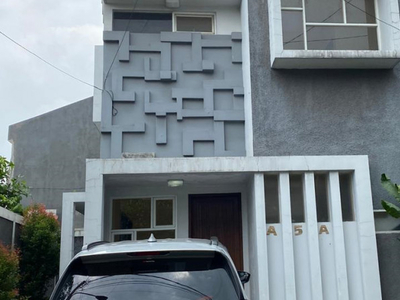 Dijual Rumah Bagus Di Cluster Casa De Lovina, Cipayung Jakarta Timur