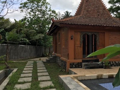 Dijual Rumah Dengan Arsitektur Jawa Di Jl Turi Sleman