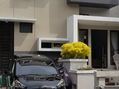 Dijual Dijual Rumah di Cluster Barcelona - Palem Semi, Karawaci