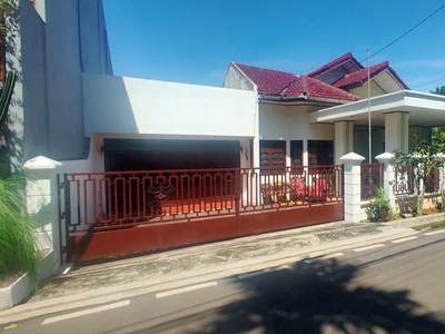Dijual Rumah di Komplek Pati TNI AD Bambu Apus