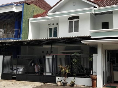 Dijual DIJUAL Rumah Lokasi Puri Surya Jaya, Taman Paris Gedangan,