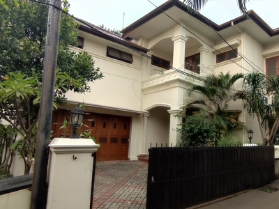 Dijual DIJUAL RUMAH MEWAH DALAM COMPOUND DI KEMANG