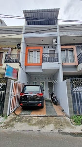 Dijual Rumah Minimalis di Jalan Tanjung Duren Selatan, Jakarta Barat