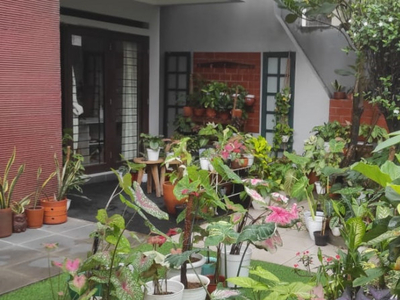 Dijual rumah modern dua lantai dikawasan Permata Hijau Jakarta Selatan