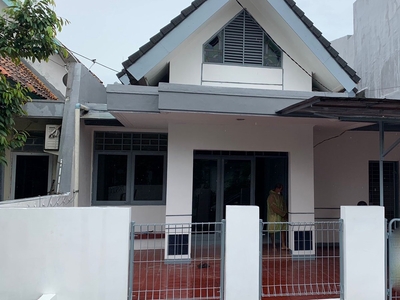 Dijual SEGERA Rumah Bagus di Bougenville Loka, Graha Raya Bintaro, Tangerang Selatan