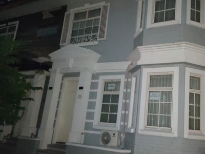 Dijual Dijual townhouse di Taman paris 2 Lippo Karawaci Tangerang