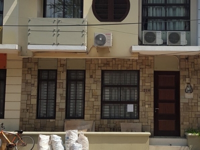 Dijual Dijual Townhouse Taman Permata Hijau 2 Lantai - Lippo Kara