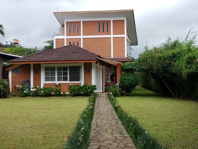 Dijual Villa 2 Lantai Dekat Punclut di Kota Bandung