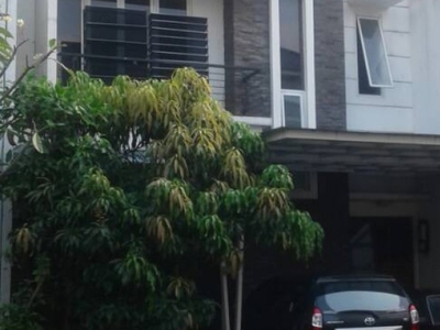 Disewa Disewakan Rumah di Jl. K.H Ramli Daerah Menteng - Tebet, J