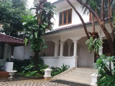 Disewakan Rumah Mewah dan Besar di Menteng Jakarta Pusat