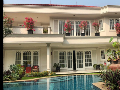 Dijual For Sale Classic house at Cilandak Barat close to Tb Simat