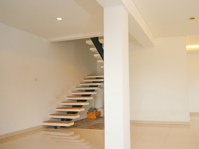 For Sale House at Cinere townhouse ( tinggal 1 unit)