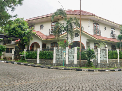 For Sale - Rumah Bernuansa Alami dan Sangat Lapang di Villa Cinere Mas