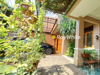 Dijual For Sale: Rumah Cantik Siap Huni Bentuk Tanah Ngantong Dal