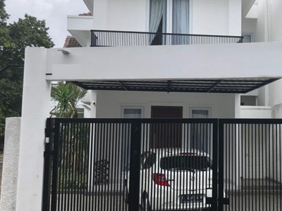 Dijual For Sale - Rumah Minimalis Sangat Cantik di Lebak Bulus