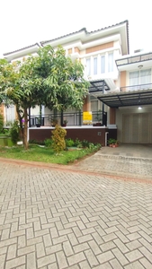 Full Furnished Rumah Split Level 3 lantai Residence One Blue Sapphire, Rapih Siap Huni, Selangkah ke Binus School
