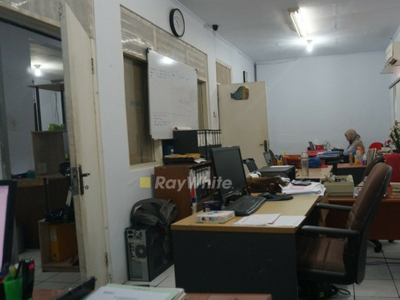 Dijual Gedung Kantor Di Lokasi Bagus, Harga Nego Di Tanjung Barat