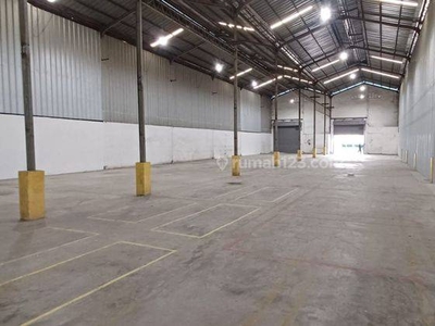 Gudang di Kapuk Kamal Raya. Warehouse Waringin. JARANG ADA GUDANG INI. harga 925jt/th. Luas Bangunan 1170 m². Jakarta Barat