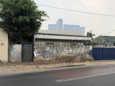 Gudang di Kembangan Selatan Jakarta Barat Jalan Raya