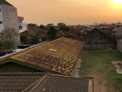 Gudang Luas dengan Bangunan Ruko di Kiaracondong Bandung