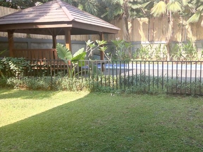Disewa HOMEY AND LOVELY HOUSE @PEJATEN WITH BIG GARDEN