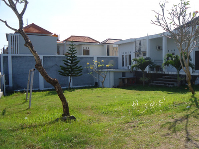 Dijual House With Large Garden Close To School In Kerobokan